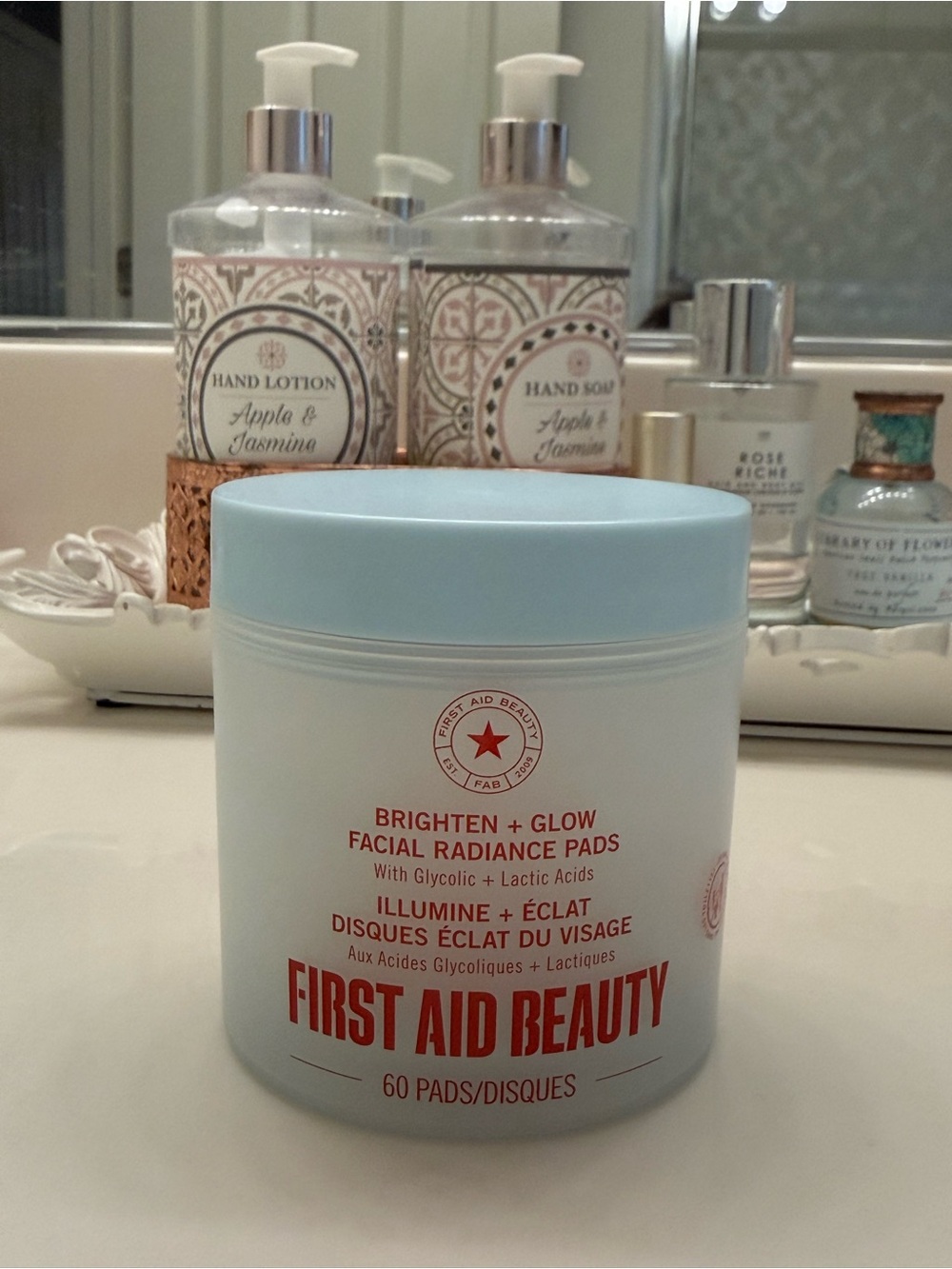 First Aid Beauty Brighten + Glow Facial Radiance Pads - Pale Blue
